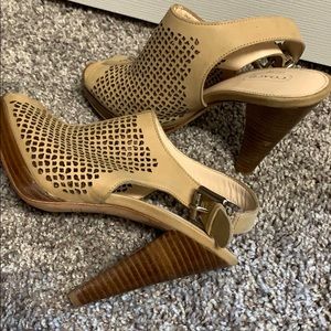 COACH NUDE HEELS